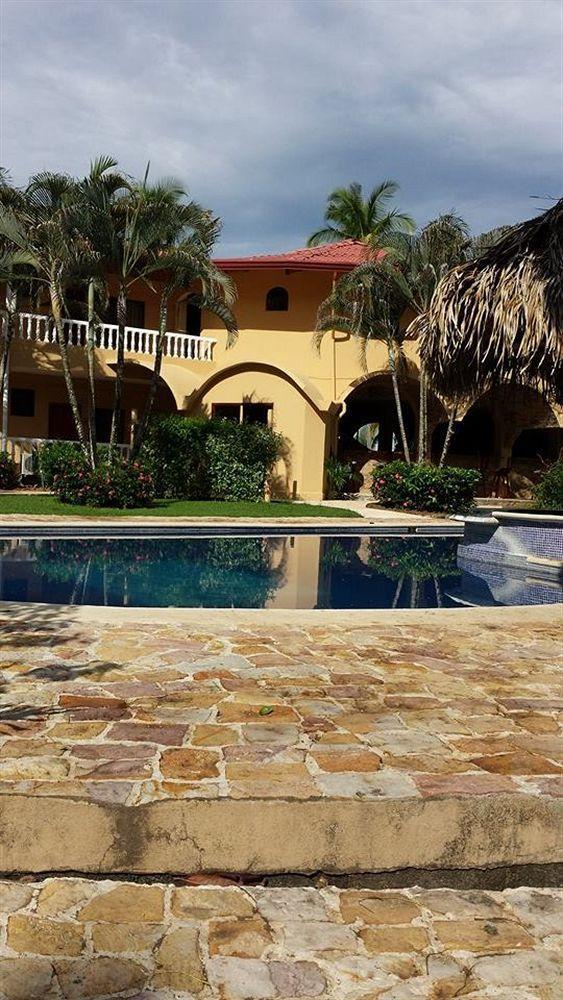 Delfin Beach Front Resort Esterillos Exterior photo